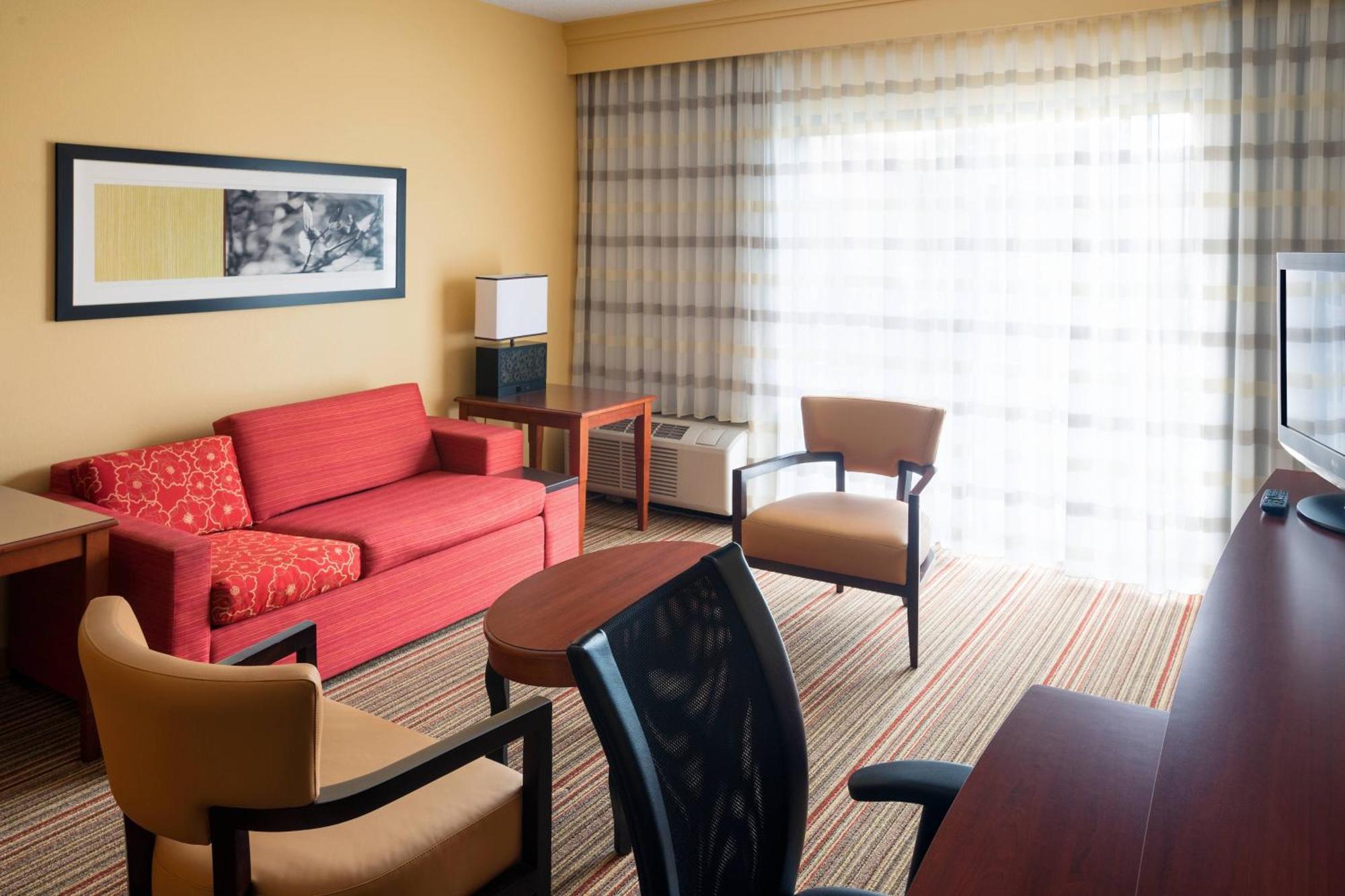 Hotel Courtyard By Marriott Indianapolis Airport Exterior foto