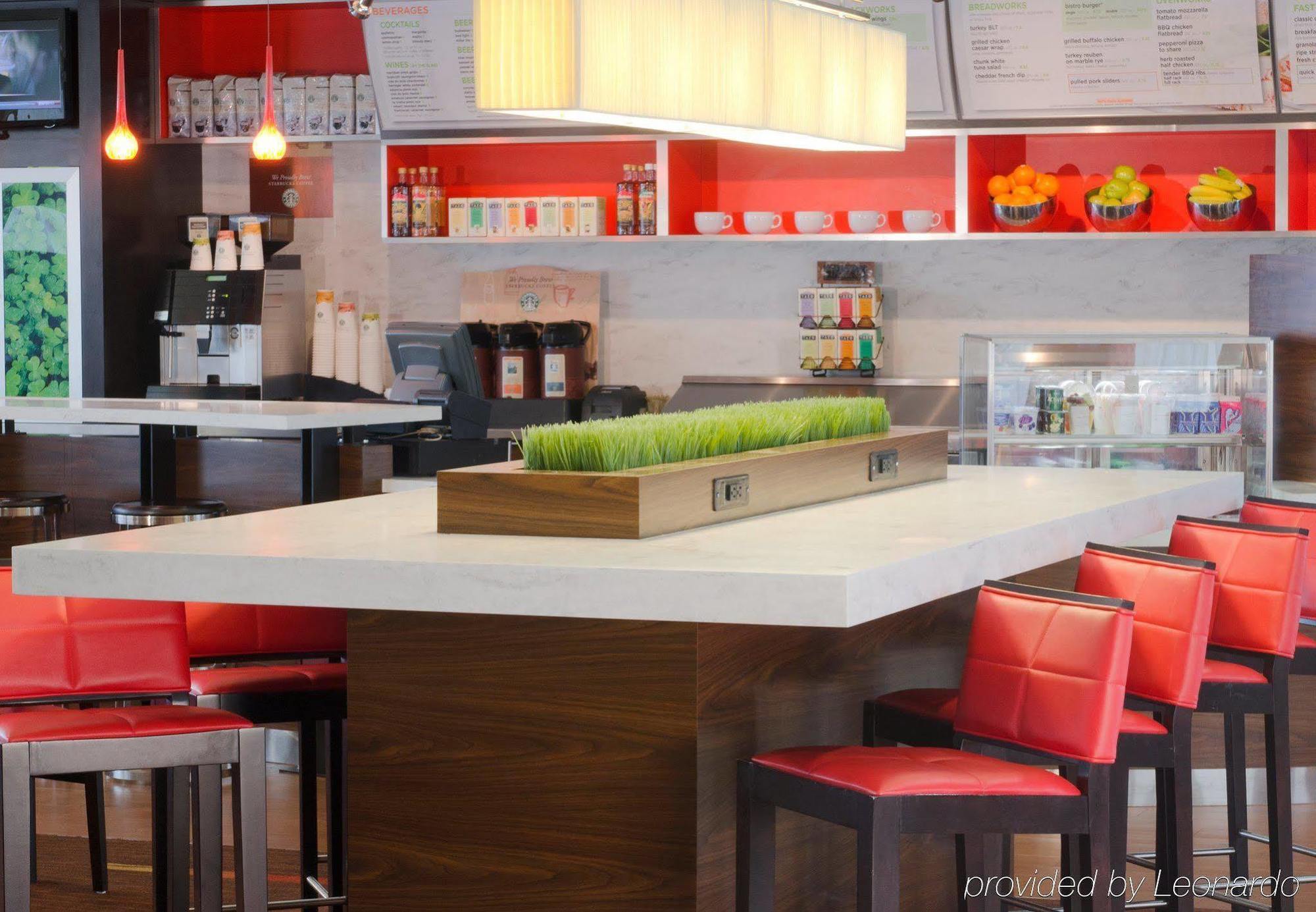 Hotel Courtyard By Marriott Indianapolis Airport Exterior foto