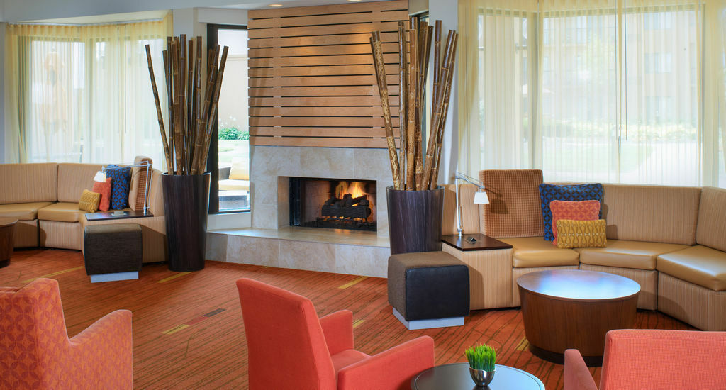 Hotel Courtyard By Marriott Indianapolis Airport Exterior foto